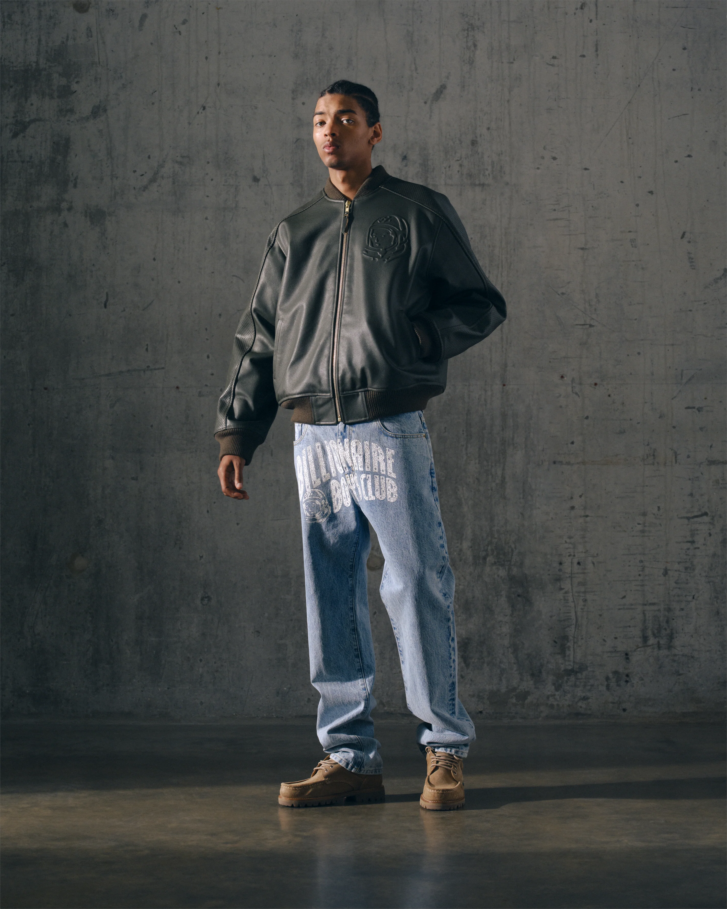 ARCH LOGO DENIM PANTS - LIGHT WASH BLUE - Image 3