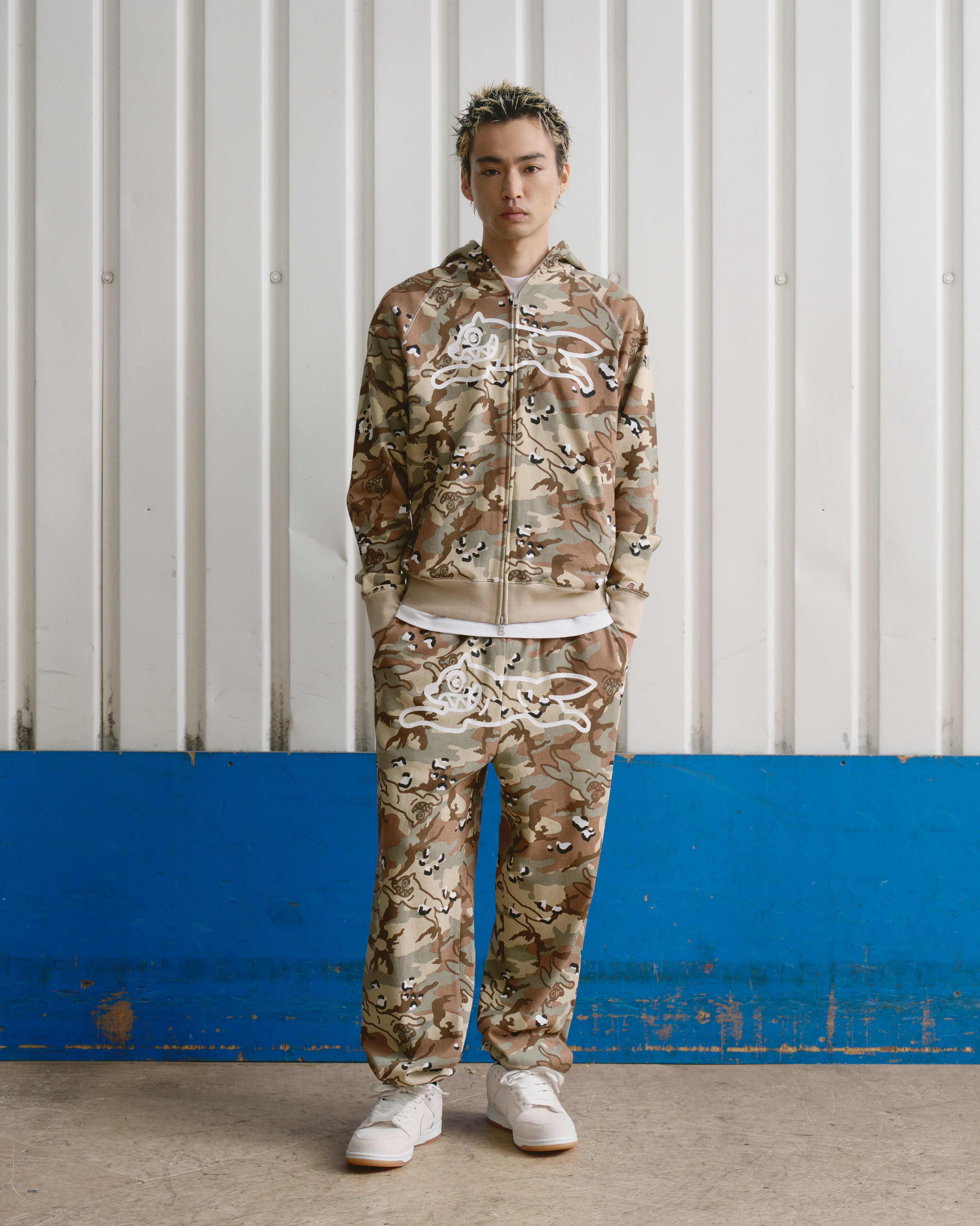 CHOC CHIP RUNNING DOG ZIP THROUGH HOOD - CAMO - Image 2