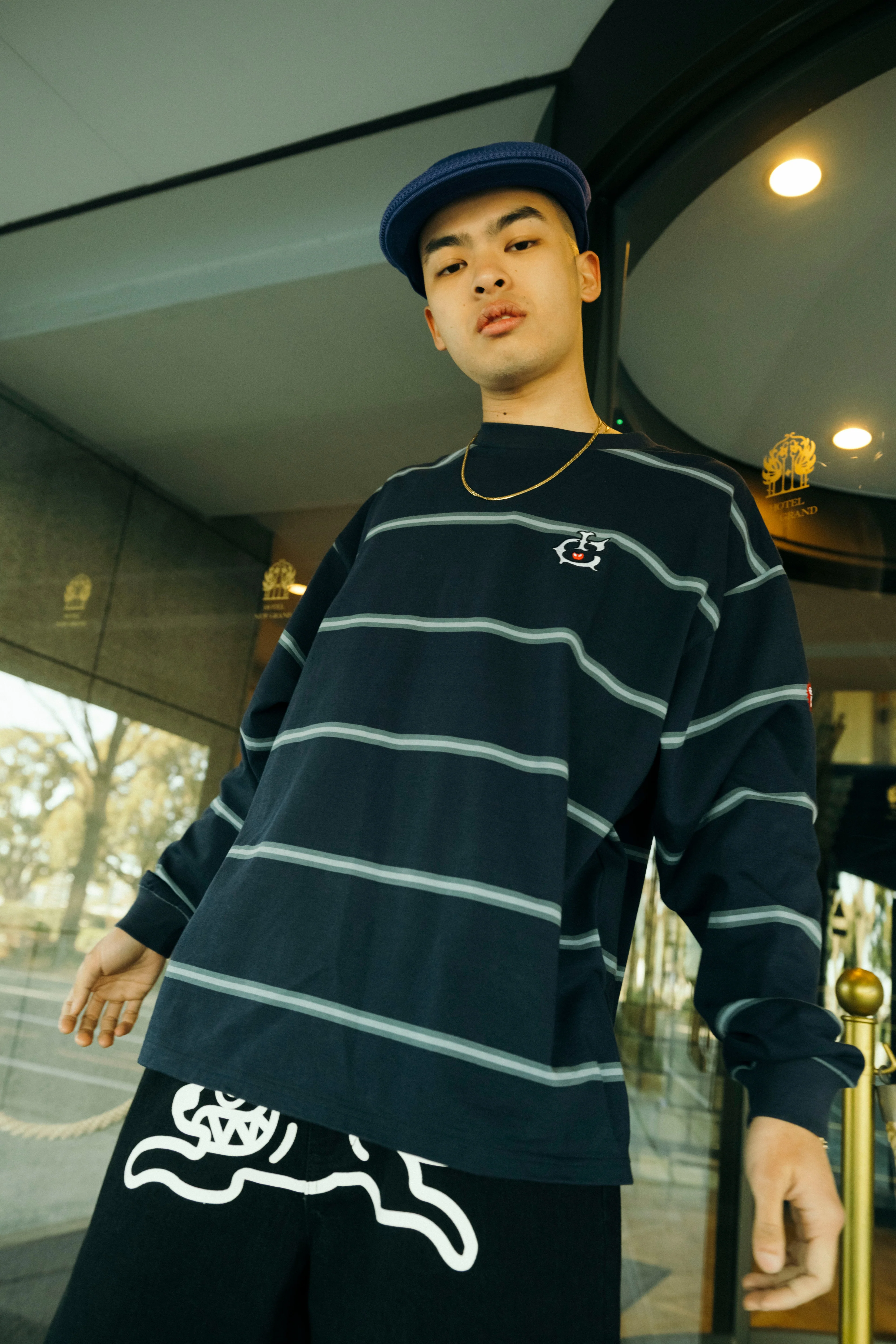 BORDER L/S T-SHIRT - NAVY - Image 5