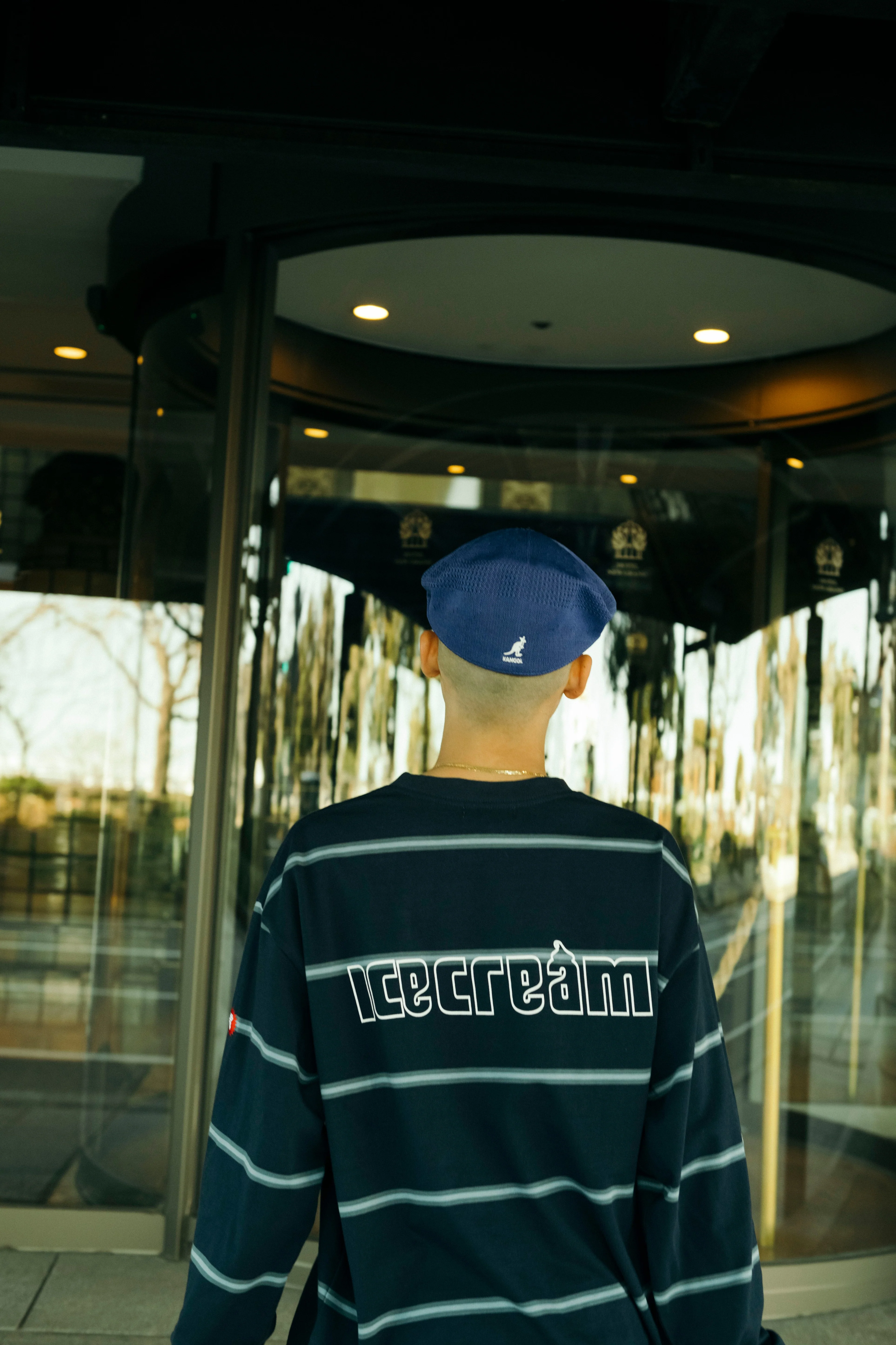 BORDER L/S T-SHIRT - NAVY - Image 6