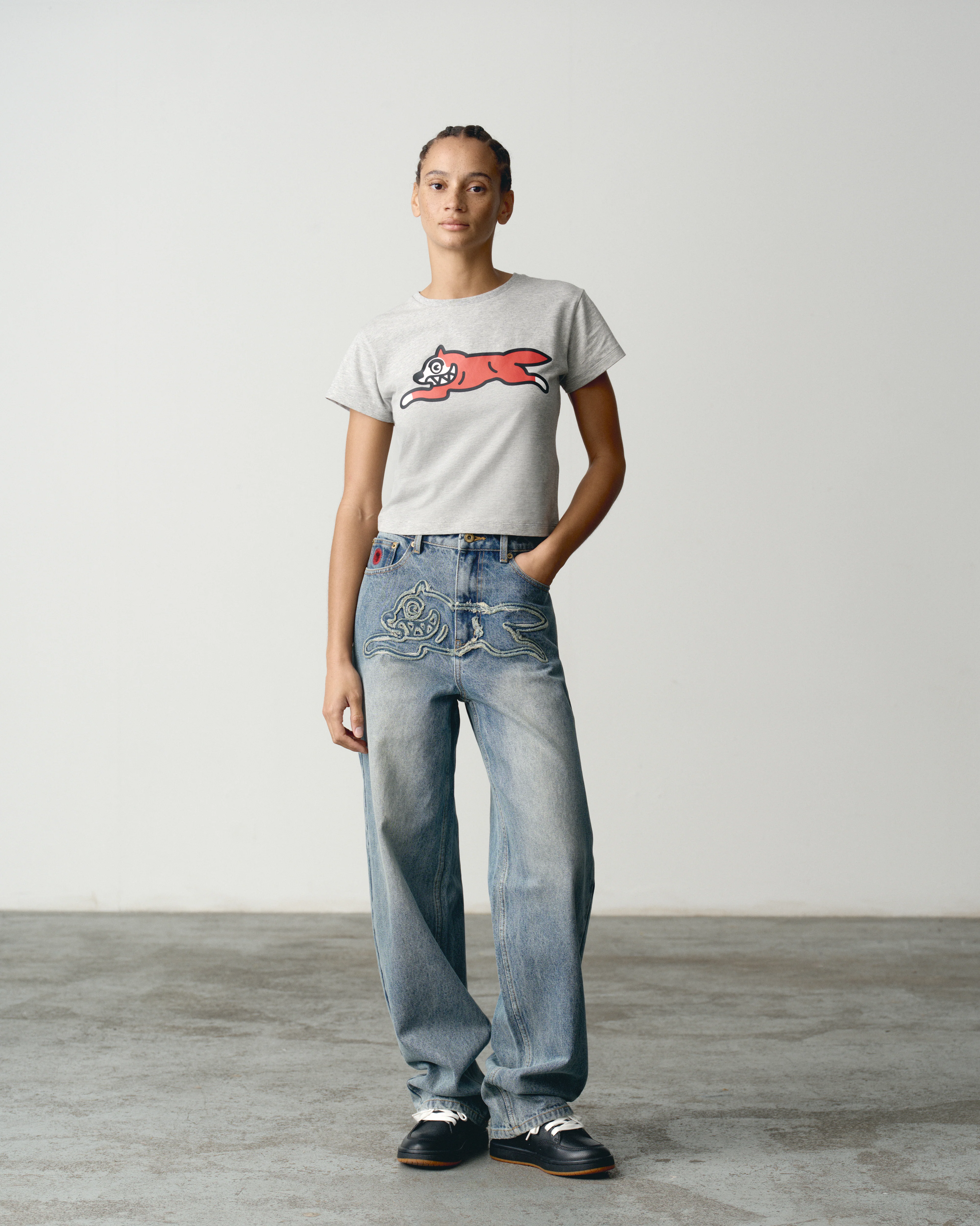 DISTRESSED APPLIQUE RUNNING DOG DENIM PANTS - VINTAGE WASH - Image 3