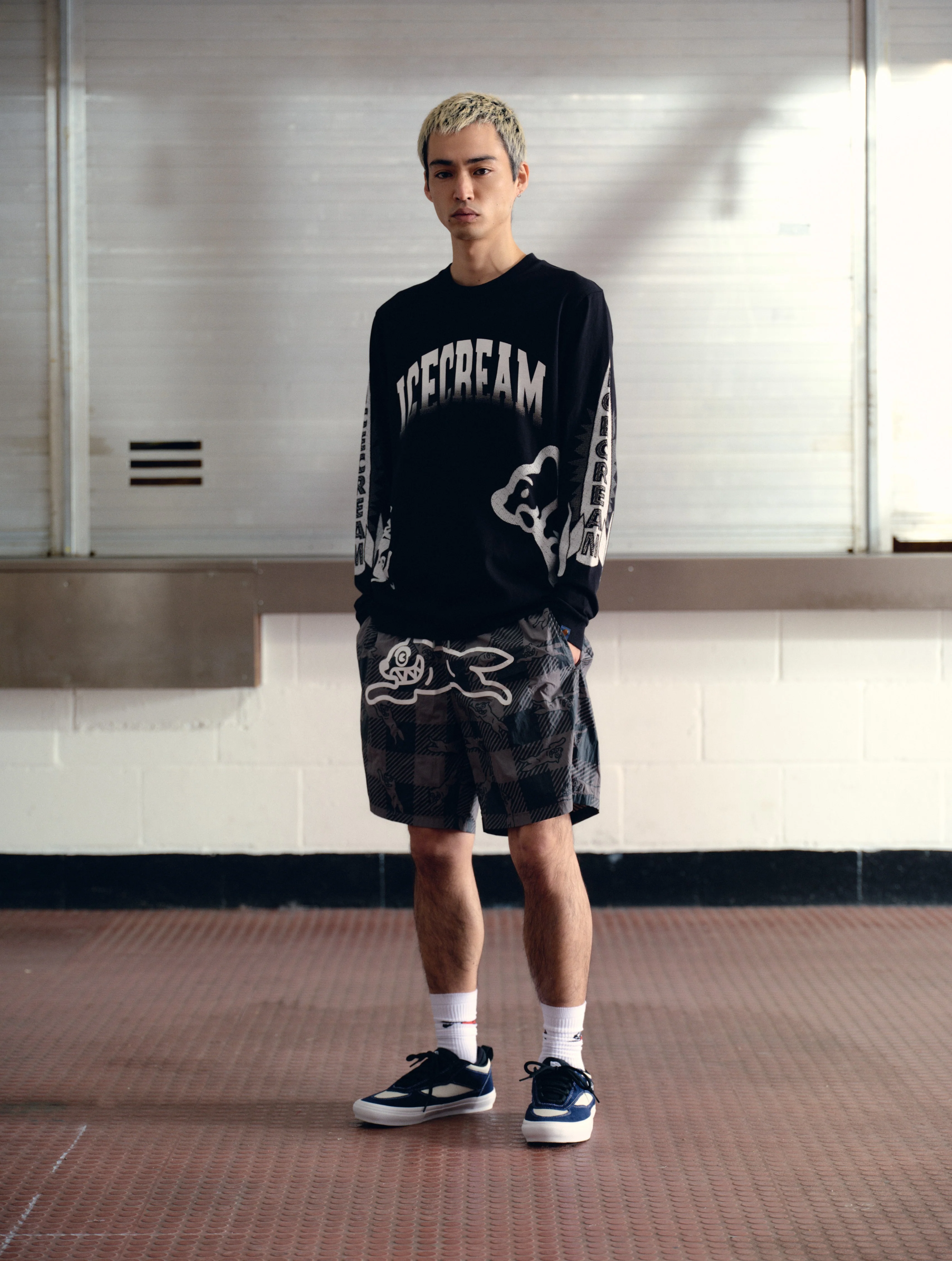 HALFTONE MULTI LOGO L/S T-SHIRT - BLACK - Image 2