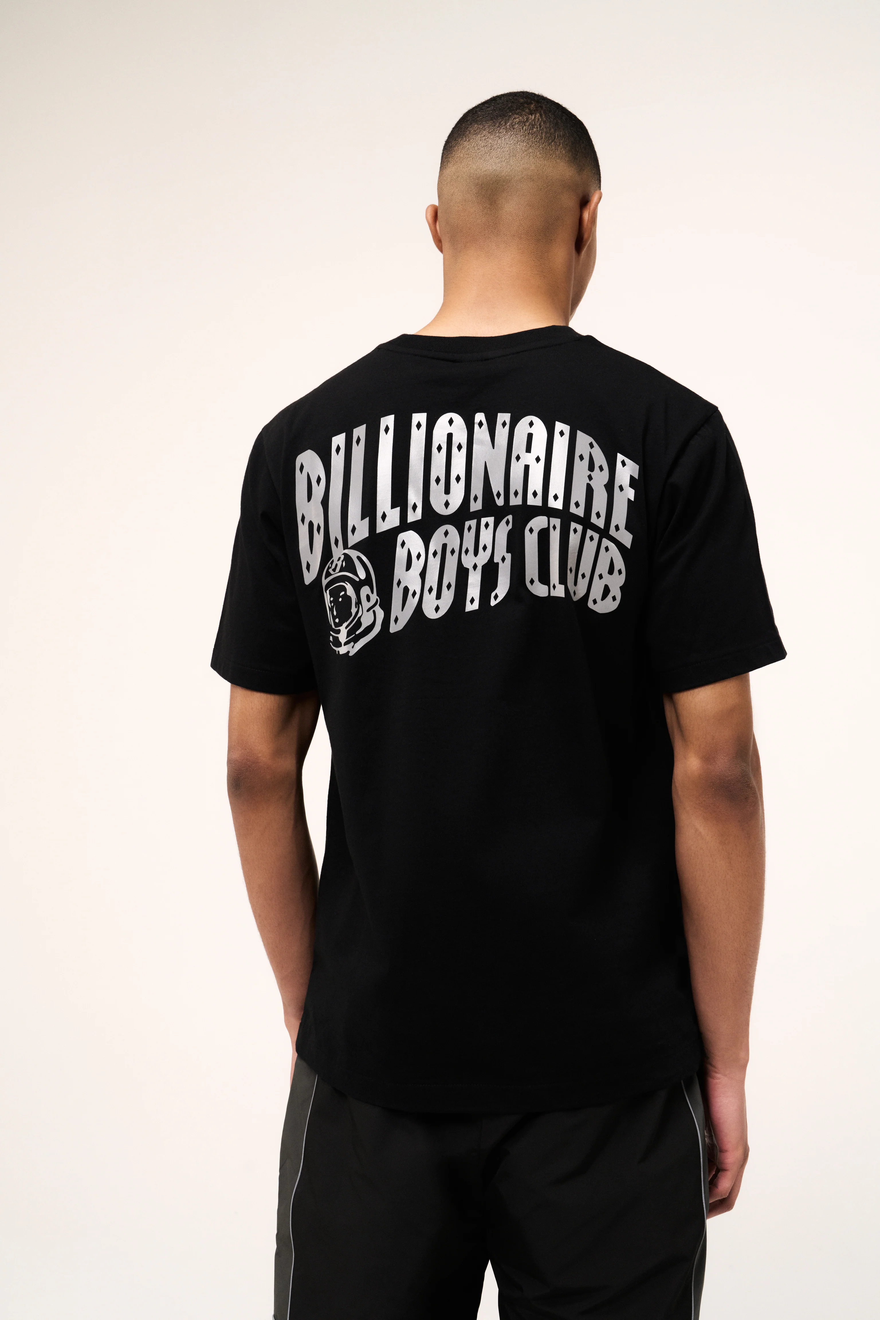 REFLECTIVE ARCH LOGO T-SHIRT - BLACK - Image 4