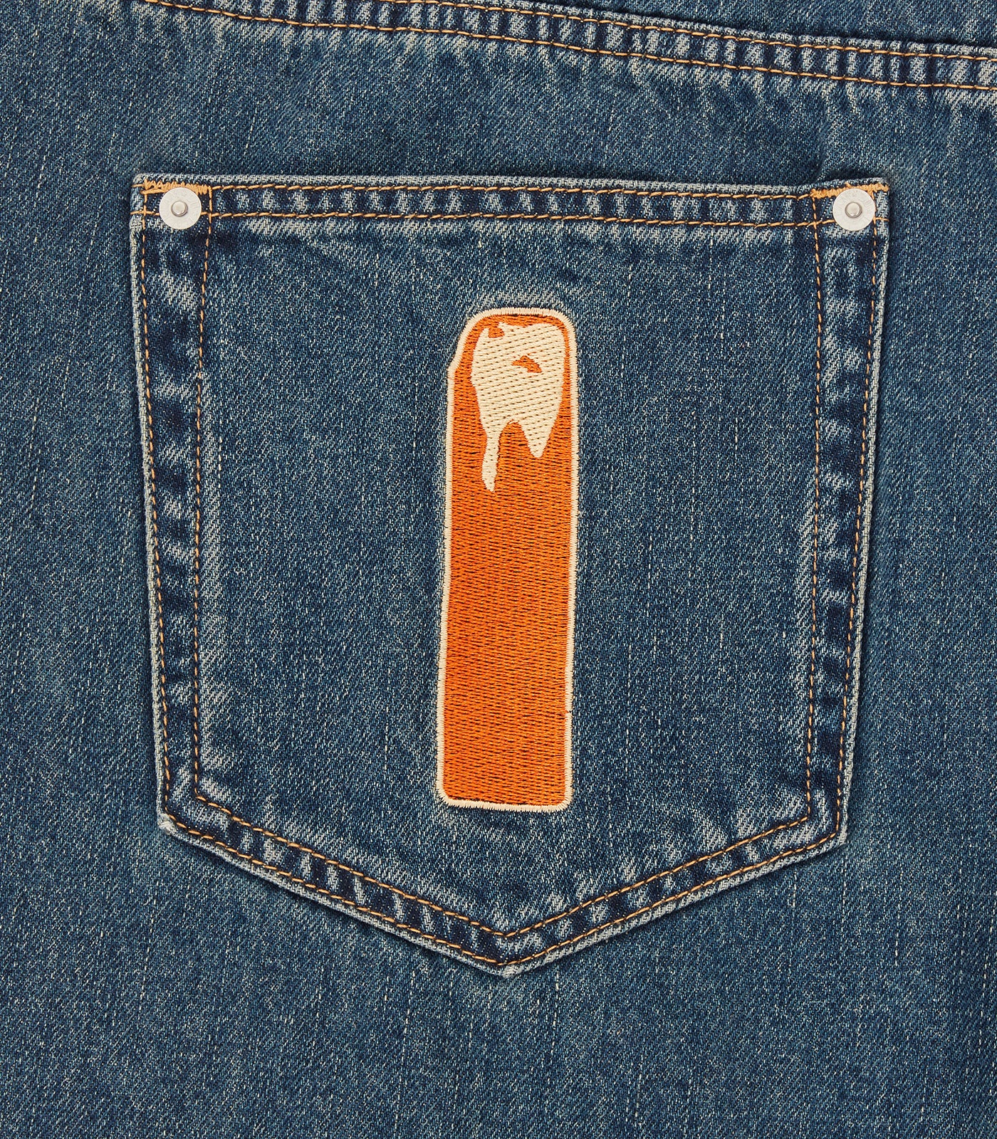 RUNNING DOG DENIM SHORTS - MID WASH BLUE - Image 4