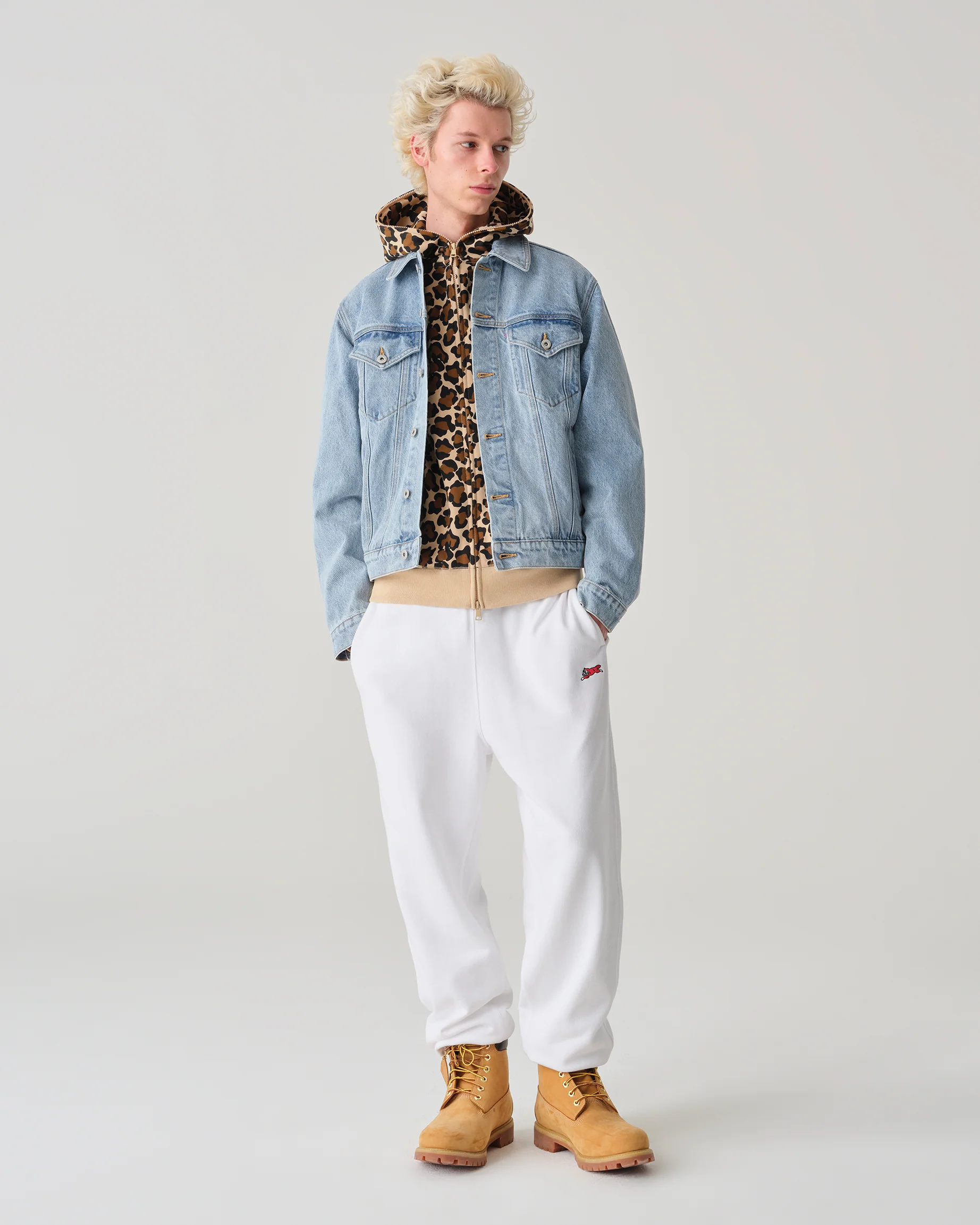 RUNNING DOG DENIM TRUCKER JACKET - LIGHT WASH BLUE - Image 3