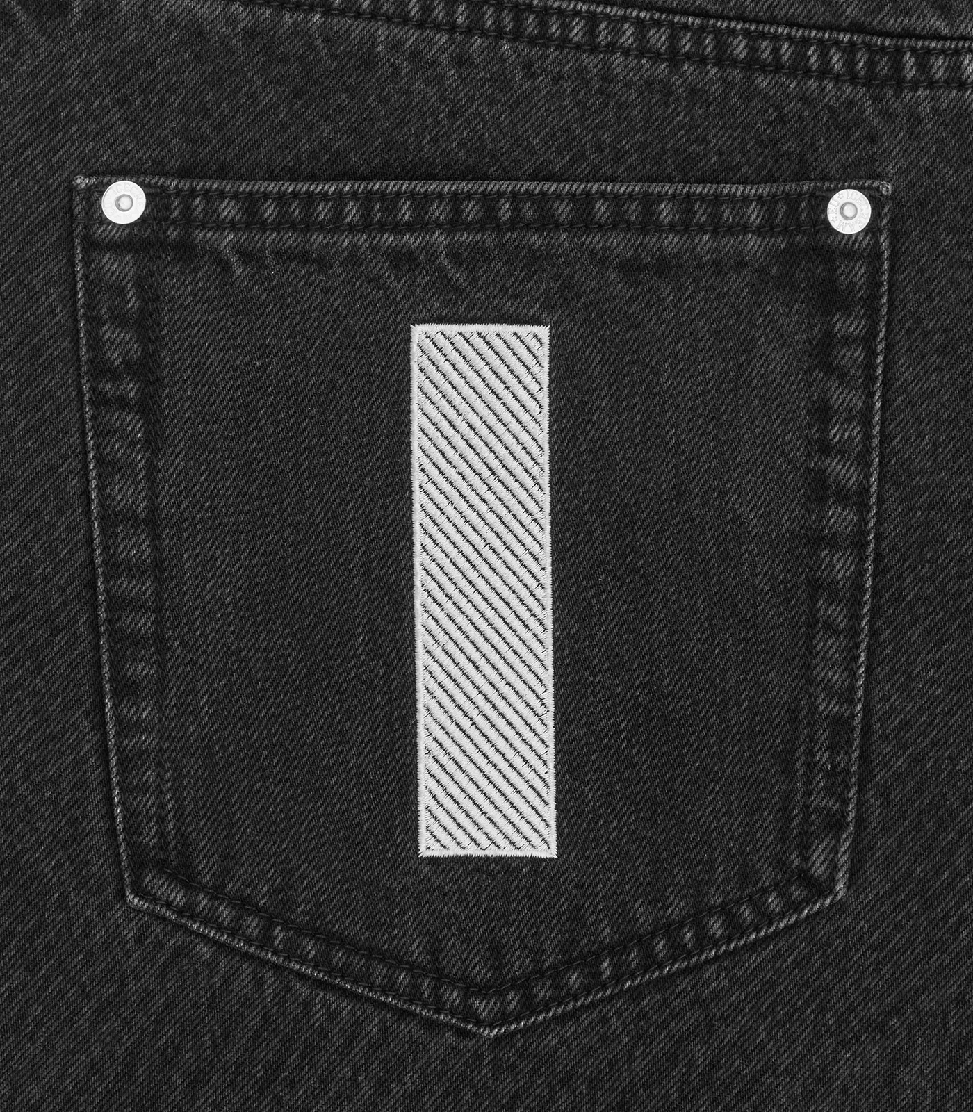 RUNNING DOG TRIPLE SCOOP DENIM SHORTS - BLACK - Image 5