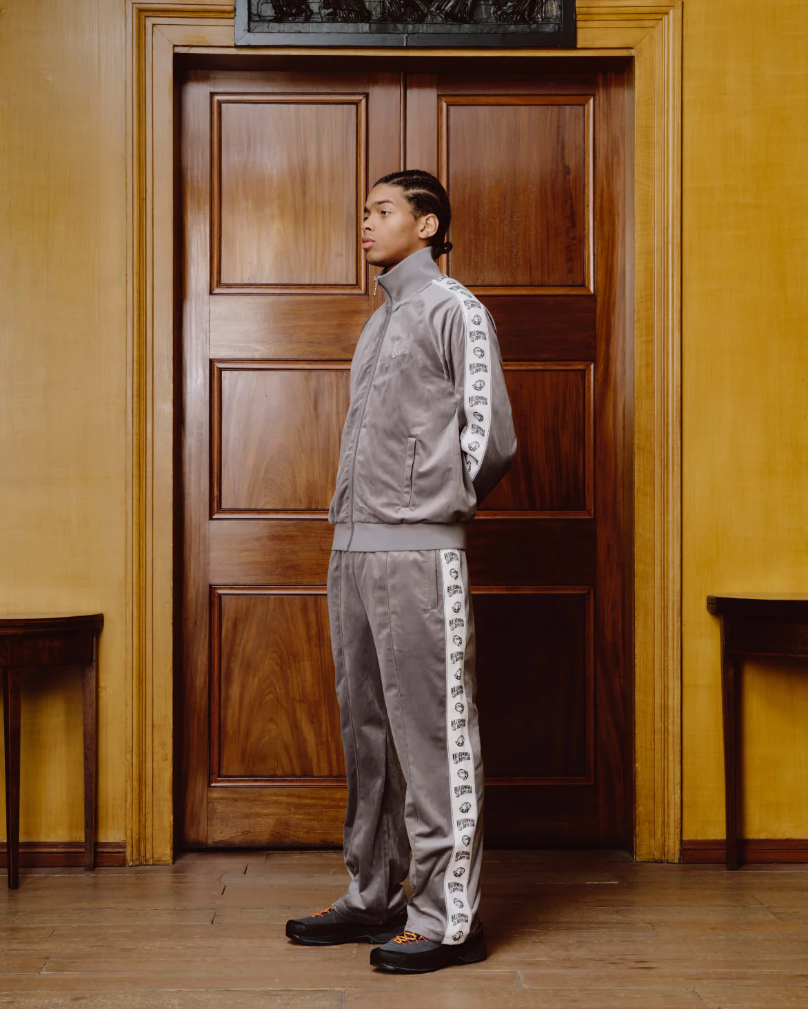 SMALL ARCH LOGO TAPED VELOUR TRACK TOP - CHARCOAL - Image 3