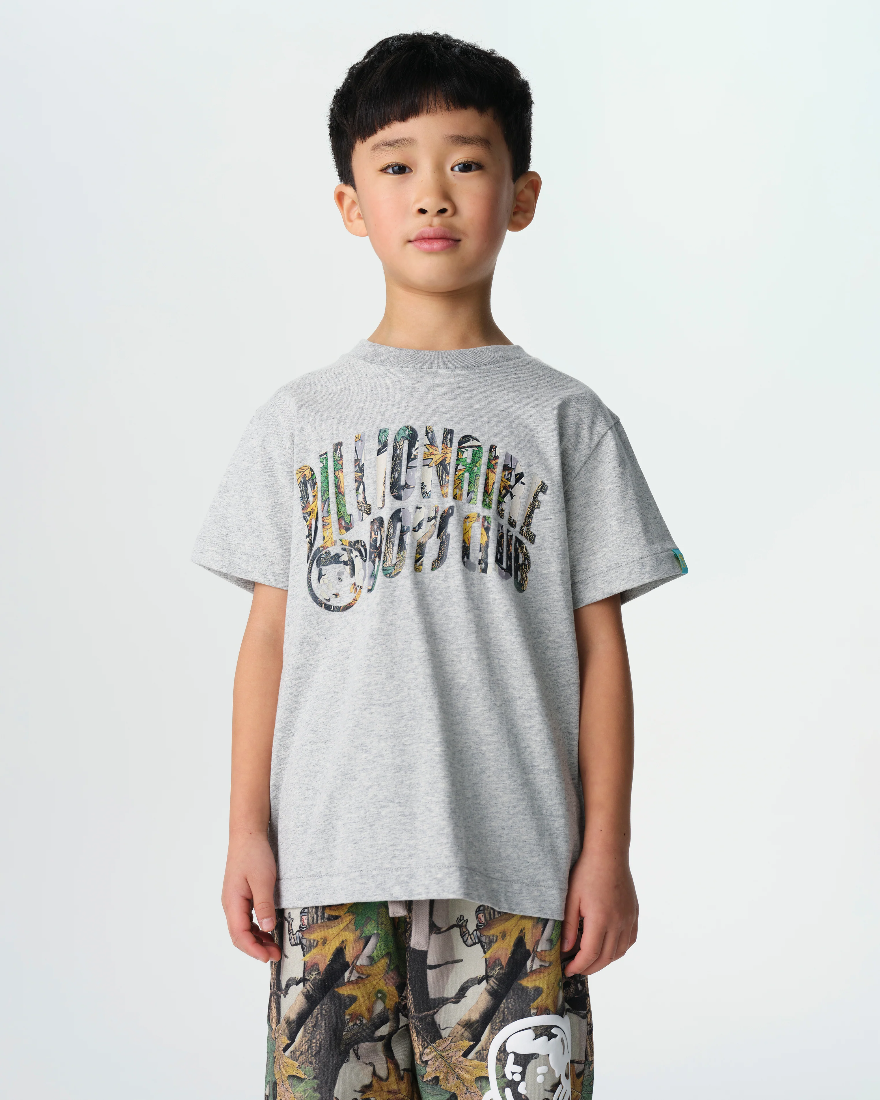 KIDS TREE CAMO ARCH LOGO T-SHIRT - HEATHER GREY - Image 3